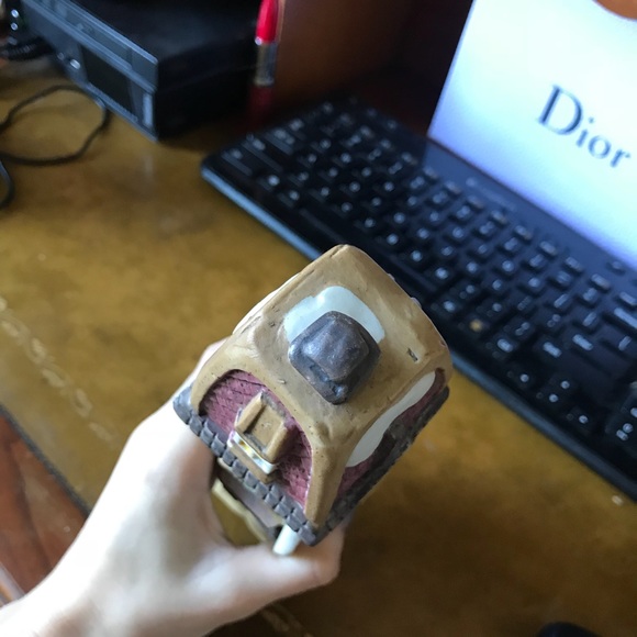 Christmas Hotel porcelain Statue Holiday - Picture 6 of 8